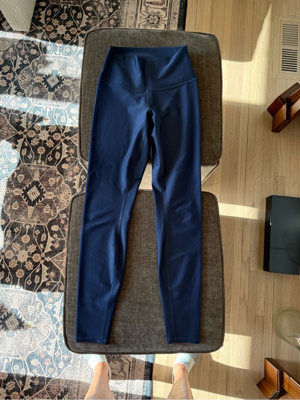 Alo Airlift Leggings in Navy
